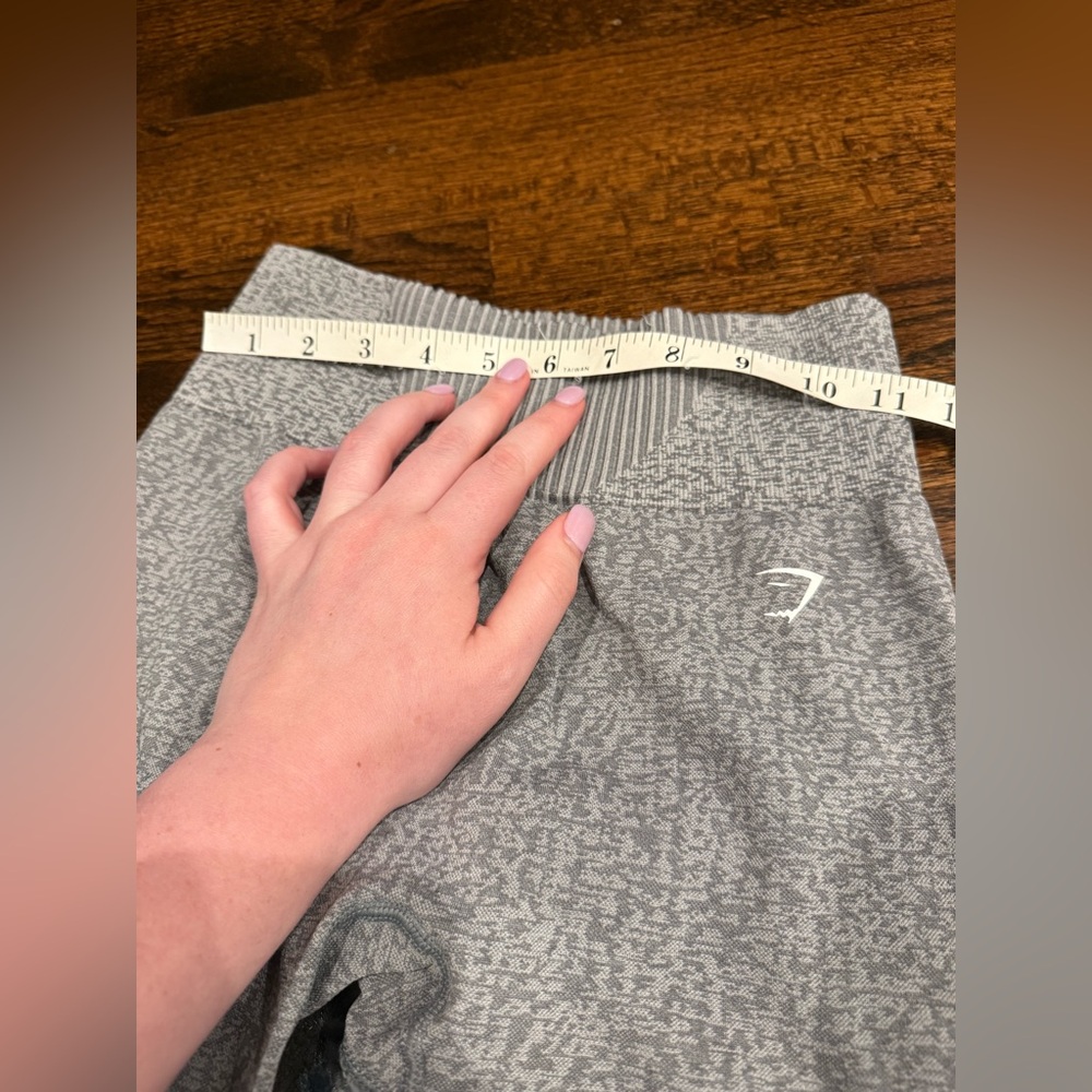 Gymshark gray seamless leggings estimated size S EUC - Picture 5 of 6